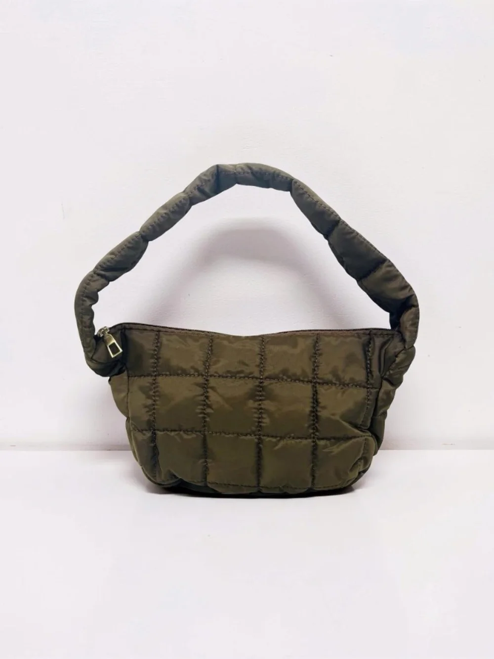 Cloud Feel Puffer Quilted Shoulder Bag in Brown